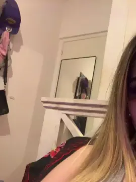 Cam4 Live Sex of luleee3