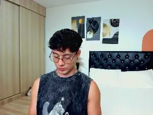 Cam4 Watch Live Sex Cams of Sebastian_Dash