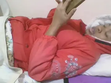 Cam4 Nude Webcam of Demure_cutey