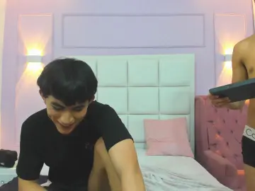 Cam4 Live Sex of hoot_booys_