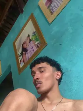 Cam4 Free Porn Cam of MavyFelipe