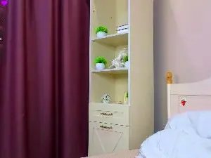 Cam4 Live Sex of MillyKuhlo