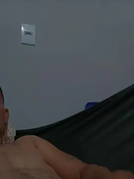 Cam4 Live Sex of Juvenil32