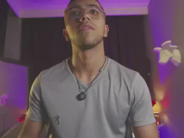 Cam4 Free Live Porn of Colstorw_