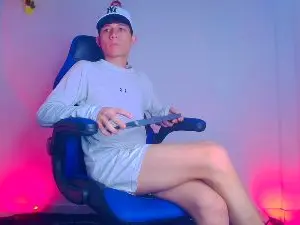 Cam4 Private Sex Chat of bryam_hot_19