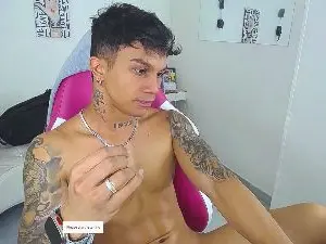 Cam4 Live Sex of Leonard_Price