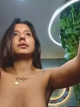 Cam4 Free Live Porn of Yvonne_Collins