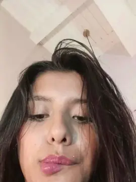 Cam4 Free Porn Cam of Yvonne_Collins