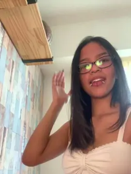Cam4 Live Sex of crystilove4