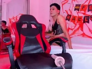 Cam4 Watch Live Sex Cams of PeachMonroe_
