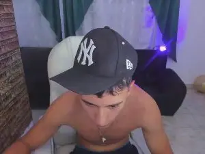 Cam4 Watch Live Sex Cams of Jereth_Boy