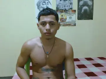 Cam4 Free Live Porn of Lil_condor_bby1