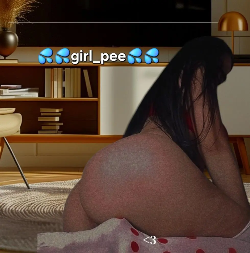 girl_pee