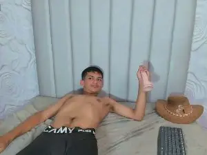 Cam4 Live Sex of littlecum18