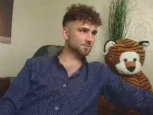 Cam4 Free Live Porn of KyloEast