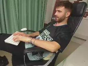 Cam4 Free Live Porn of KyloEast