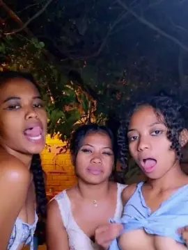 Cam4 Live Porn of NickiFrenchy