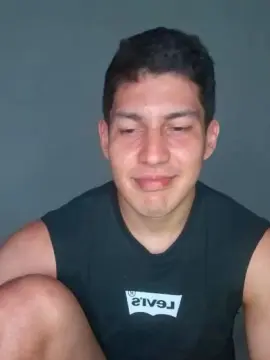 Cam4 Free Porn Cam of JohnnyRuizXXX