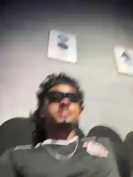 Cam4 Live Porn of soarezx