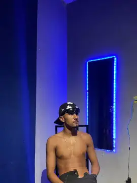 Cam4 Free Porn Cam of soarezx