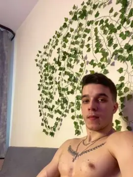 Cam4 Free Live Porn of bravo_maestro