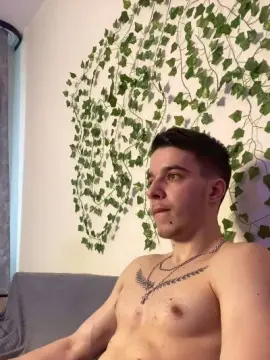 Cam4 Sex Chat of bravo_maestro