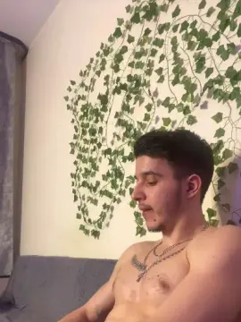 Cam4 Free Porn Cam of bravo_maestro