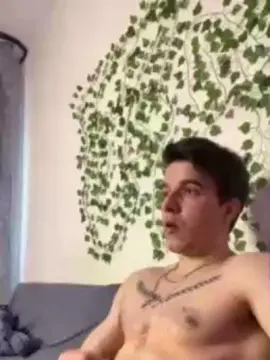 Cam4 Free Porn Cam of bravo_maestro