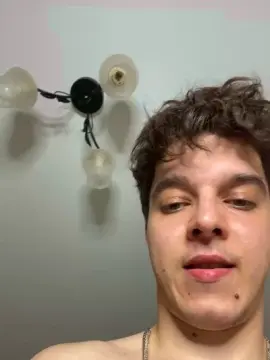 Cam4 Free Live Porn of bravo_maestro