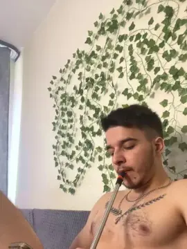 Cam4 Free Live Porn of bravo_maestro