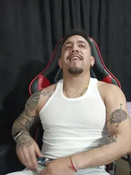 Cam4 Live Porn of Im_massimo777