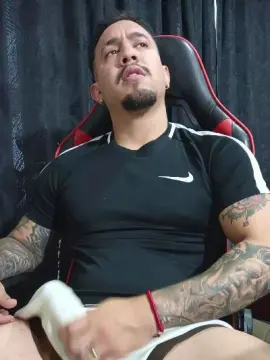 Cam4 Live Porn of Im_massimo777