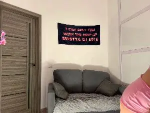 Cam4 Private Sex Chat of SilviaKinnion