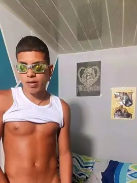 Cam4 Free Live Porn of Rayan464