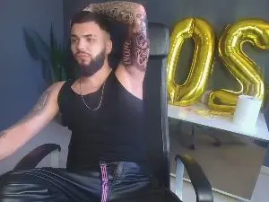 Cam4 Live Porn of OscarWills