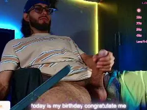 Cam4 Free Live Porn of kuzzco