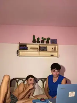 Cam4 Live Sex of Devilboyzzz