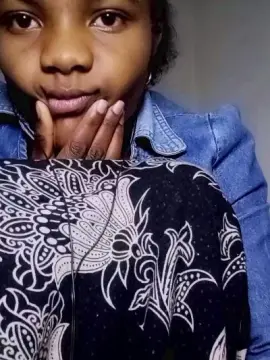 Cam4 Free Live Porn of mialisoa3