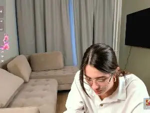 Cam4 Live Porn of LouveniaHatzell