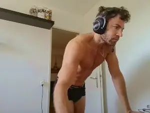 Cam4 Live Sex of ALPHA_HUNK