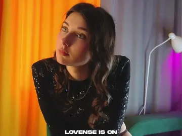 Cam4 Free Live Porn of HallieBulfer