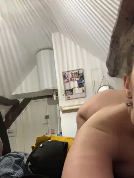 Cam4 Live Porn of Loladine95