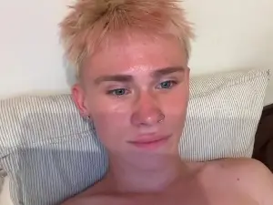 Cam4 Private Sex Chat of twinkniko