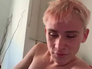 Cam4 Free Live Porn of twinkniko