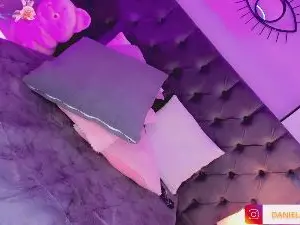 Cam4 Sex Chat of Amira_Ember