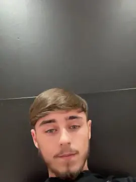 Cam4 Watch Live Sex Cams of CheekyChap7081