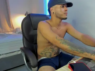 Cam4 Live Sex Cam of Crow_master00