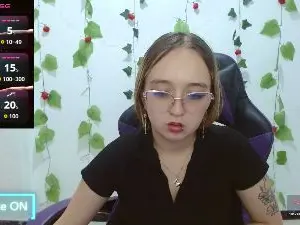 Cam4 Free Live Porn of Saraross1