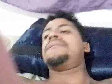 Cam4 Free Live Porn of Threem232