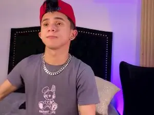 Cam4 Live Sex of DannySantoro_